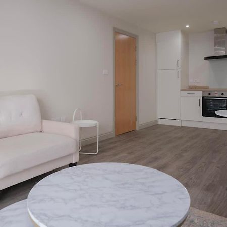 Charming 1-Bedroom Apartment In Leeds City Centre Perfect For Couples Or Solo Travelers Extérieur photo