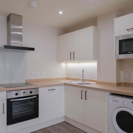 Charming 1-Bedroom Apartment In Leeds City Centre Perfect For Couples Or Solo Travelers Extérieur photo