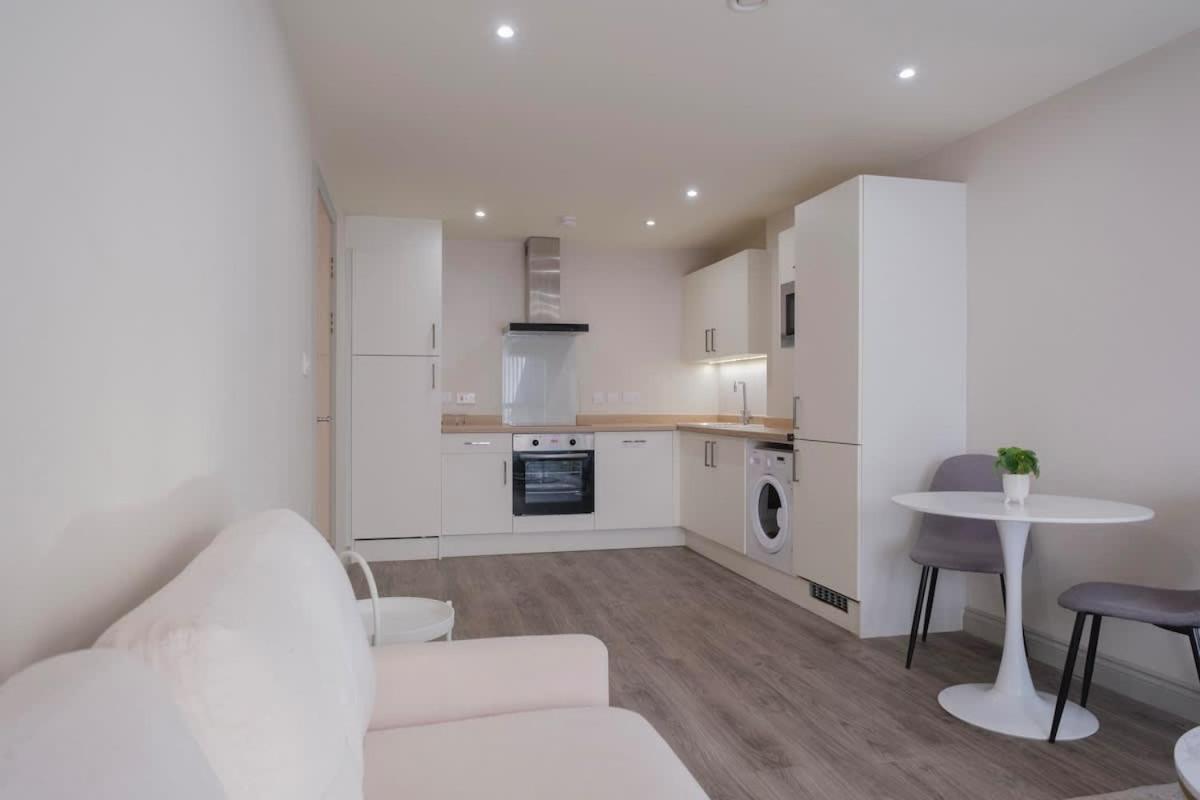 Charming 1-Bedroom Apartment In Leeds City Centre Perfect For Couples Or Solo Travelers Extérieur photo